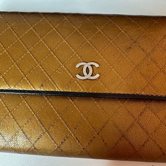 Authentic Chanel Tri-Fold Wallet Gold & Black Interior Trim Leather gold CC Logo - Picture 5 of 14